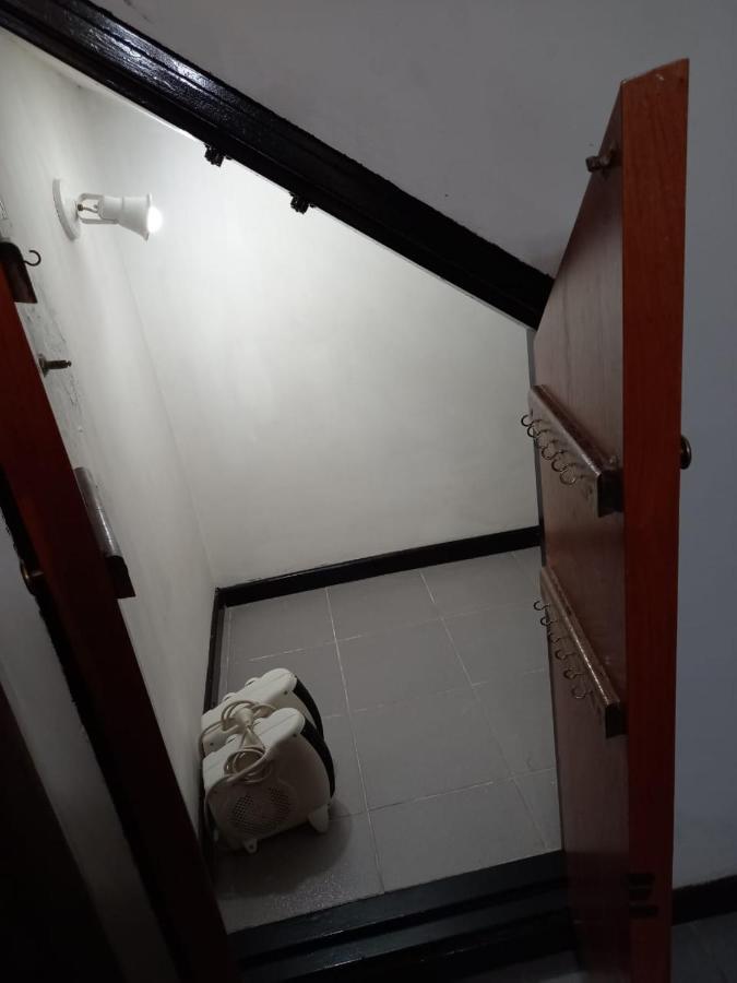Apartamentos Willy - En Zona Residencial Con Estacionamiento Мендоса Экстерьер фото