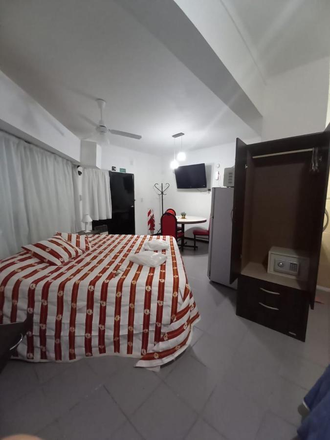 Apartamentos Willy - En Zona Residencial Con Estacionamiento Мендоса Экстерьер фото