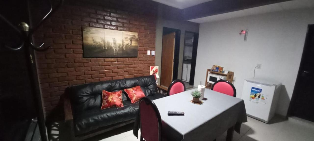 Apartamentos Willy - En Zona Residencial Con Estacionamiento Мендоса Экстерьер фото