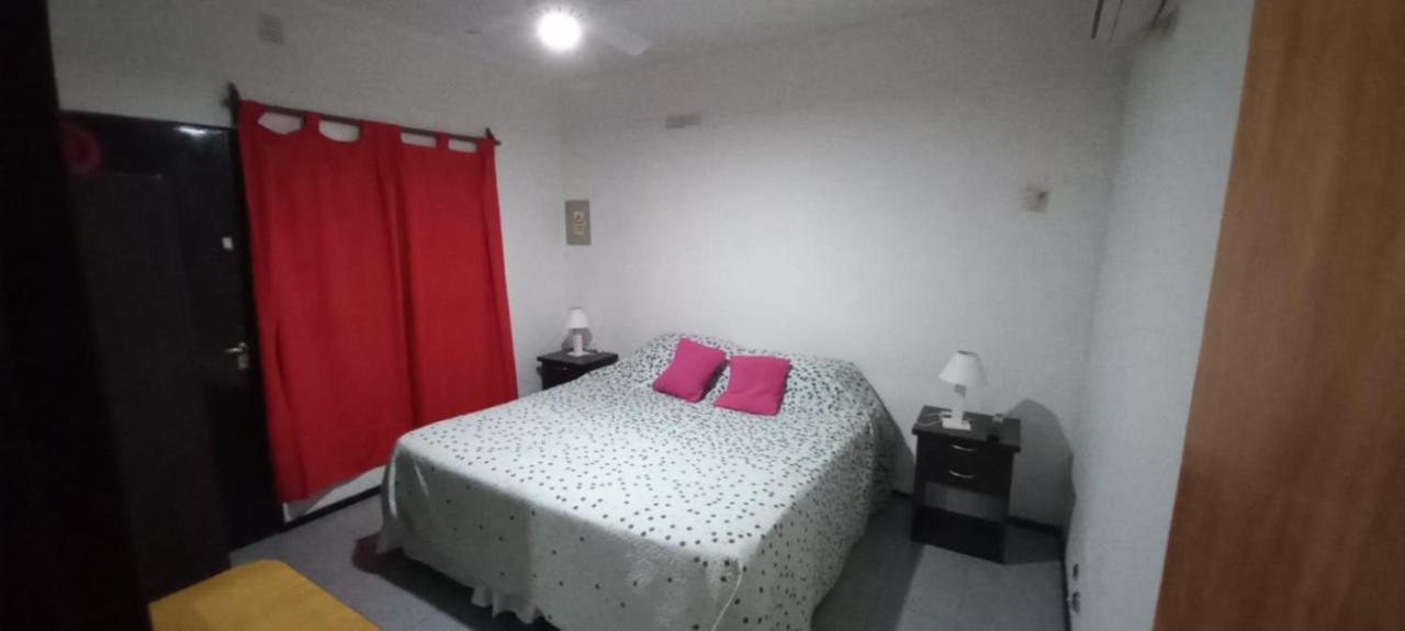 Apartamentos Willy - En Zona Residencial Con Estacionamiento Мендоса Экстерьер фото